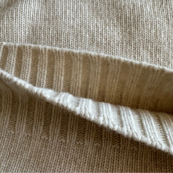 New HILFIGER 100% Wool Turtle Neck Sweater M made In Italy - Picture 10 of 10